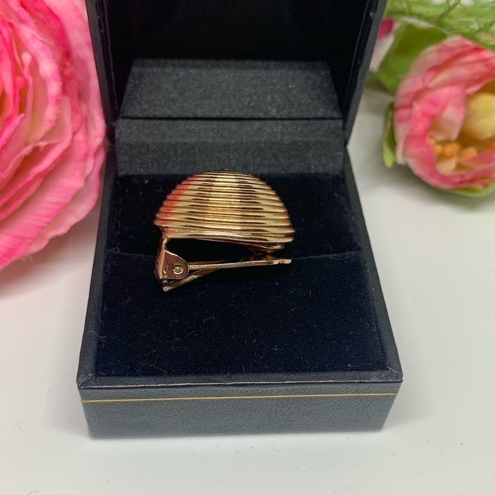 VINTAGE⚜️RARE NAPIER Golden Coil Clip Earrings - Picture 6 of 6